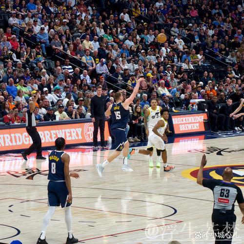 阿伦在米切尔助攻下空中接力扣篮领衔29日NBA五佳球 阿伦在米切尔助攻下空中接力扣篮领衔29日NBA五佳球